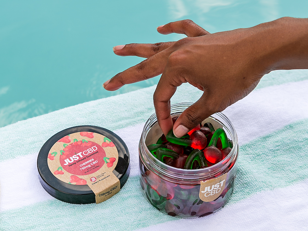 Exploring the Flavorful Essence of Live Resin CBD Gummies: A Sensory Journey